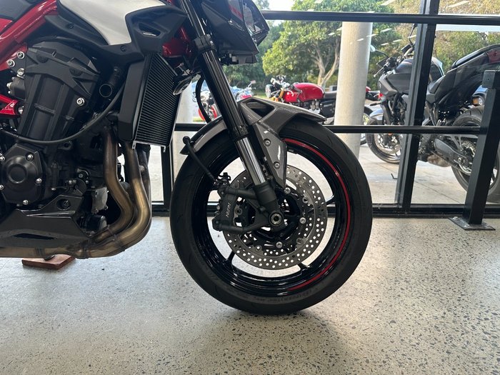 2025 Kawasaki Z900 (ZR900) BLACK