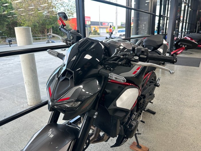 2025 Kawasaki Z900 (ZR900) BLACK