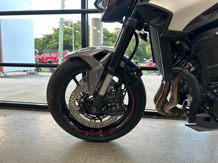 2025 Kawasaki Z900 (ZR900) BLACK