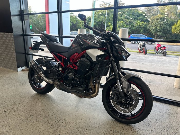 2025 Kawasaki Z900 (ZR900) BLACK