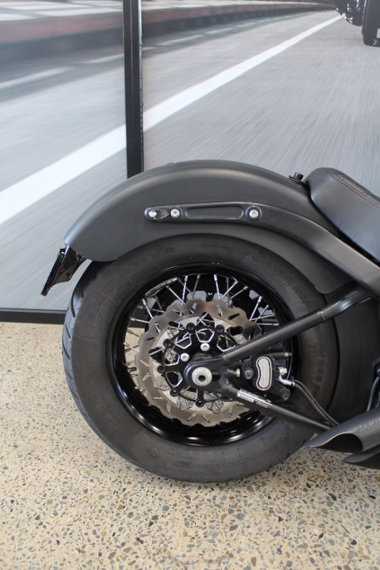 2011 Harley-davidson FXS BLACKLINE BLACK