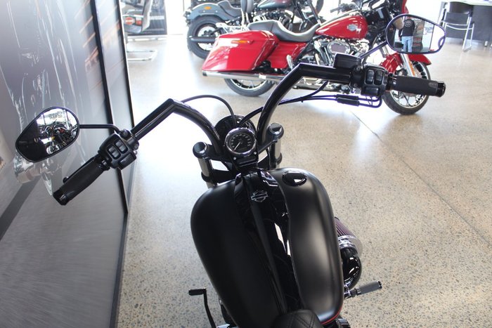 2011 Harley-davidson FXS BLACKLINE BLACK