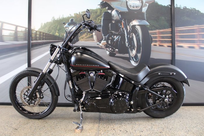 2011 Harley-davidson FXS BLACKLINE BLACK
