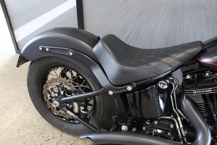 2011 Harley-davidson FXS BLACKLINE BLACK