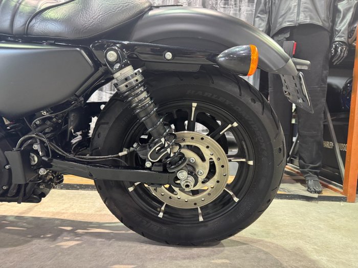 Harley-davidson 2017 HARLEY DAVIDSON 883CC XL883N BLACK DENIM Black