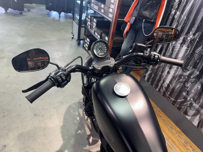 Harley-davidson 2017 HARLEY DAVIDSON 883CC XL883N BLACK DENIM Black