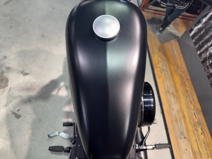 Harley-davidson 2017 HARLEY DAVIDSON 883CC XL883N BLACK DENIM Black