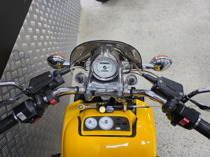 2006 Yamaha 2006 Yamaha 1200cc VMAX YELLOW