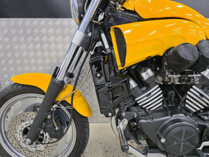 2006 Yamaha 2006 Yamaha 1200cc VMAX YELLOW
