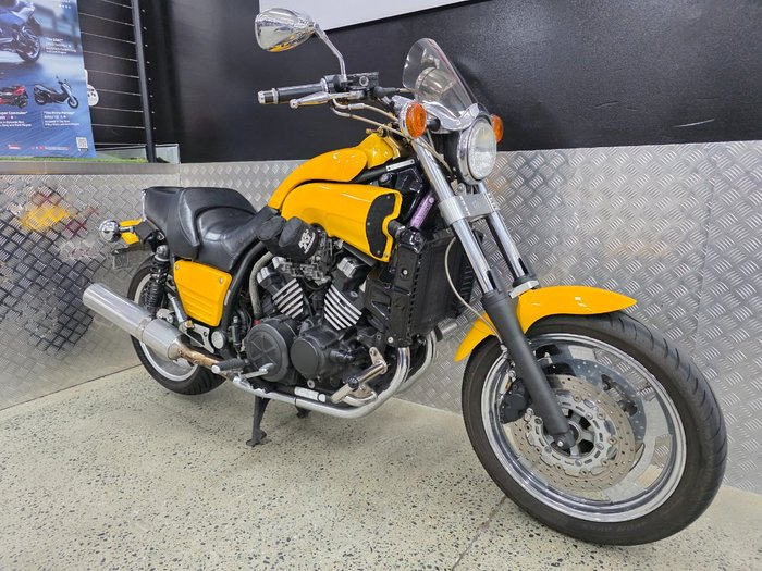 2006 Yamaha 2006 Yamaha 1200cc VMAX YELLOW