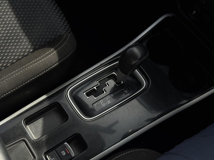 2018 Mitsubishi Outlander ES
