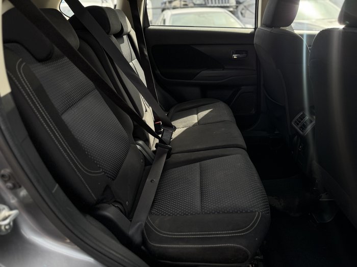 2018 Mitsubishi Outlander ES