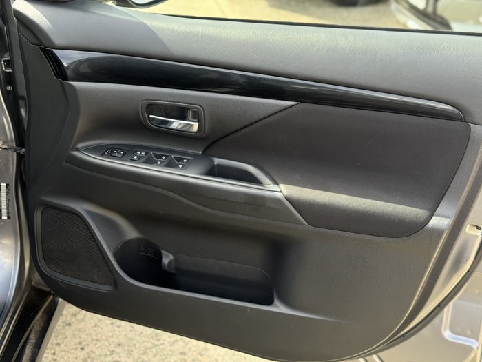 2018 Mitsubishi Outlander ES