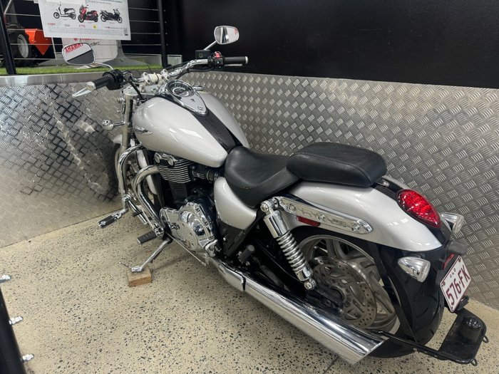 2010 Triumph THUNDERBIRD BLACK