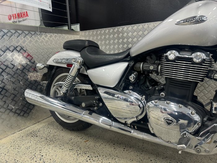 2010 Triumph THUNDERBIRD BLACK