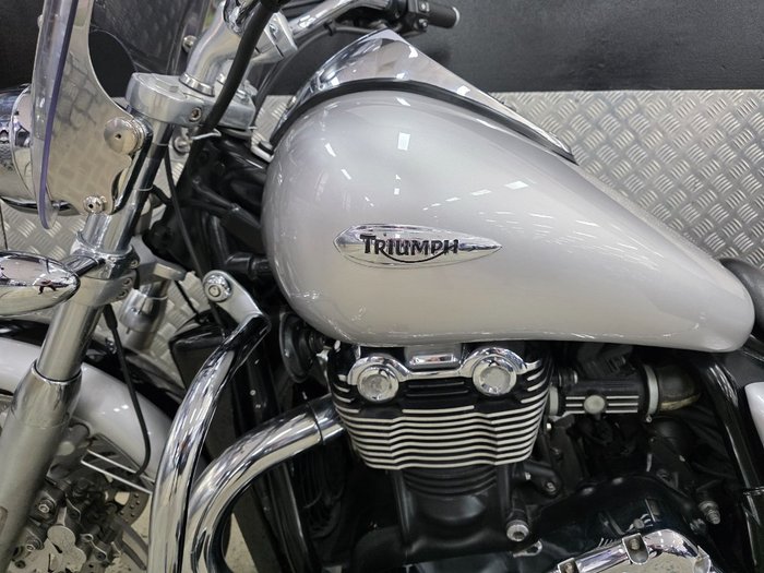 2010 Triumph THUNDERBIRD BLACK