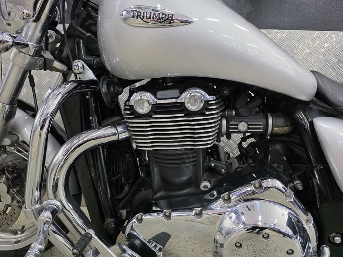 2010 Triumph THUNDERBIRD BLACK