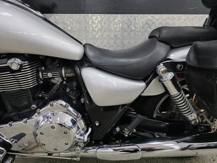 2010 Triumph THUNDERBIRD BLACK