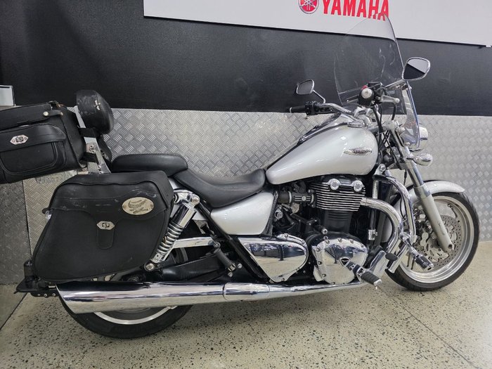 2010 Triumph THUNDERBIRD BLACK