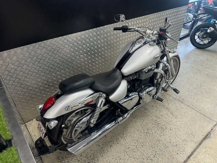 2010 Triumph THUNDERBIRD BLACK
