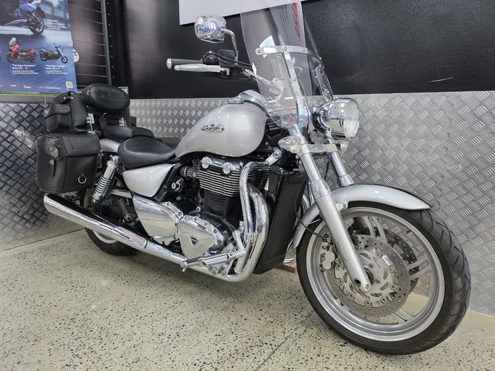 2010 Triumph THUNDERBIRD BLACK