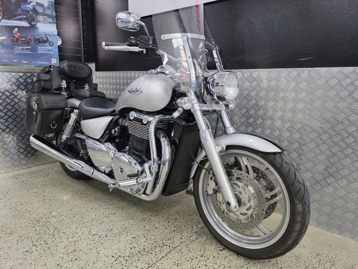 2010 Triumph THUNDERBIRD BLACK