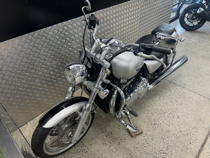 2010 Triumph THUNDERBIRD BLACK