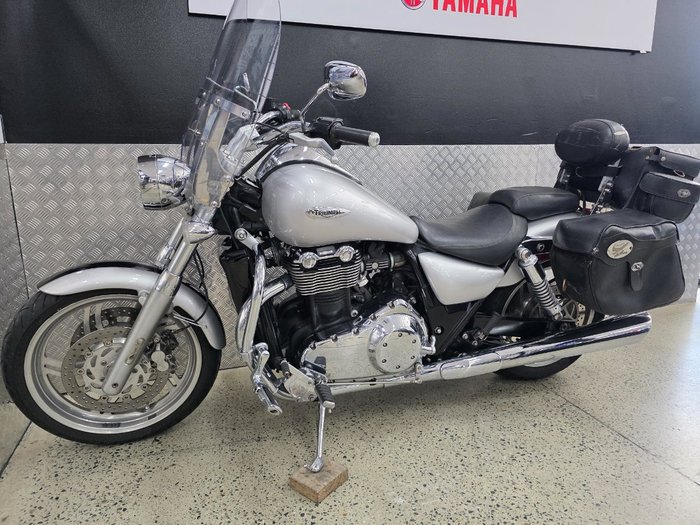 2010 Triumph THUNDERBIRD BLACK