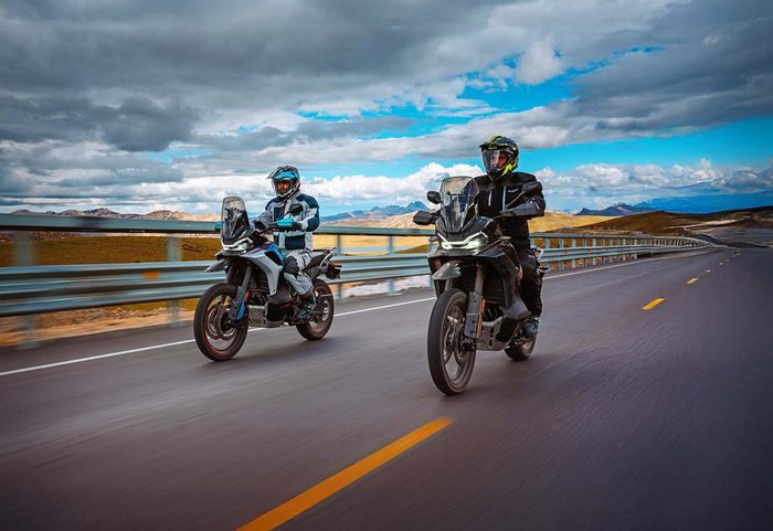 2025 CFMOTO 800MT-X LS Nebula Black