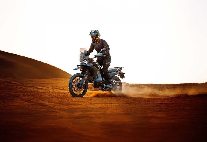 2025 CFMOTO 800MT-X LS Nebula Black