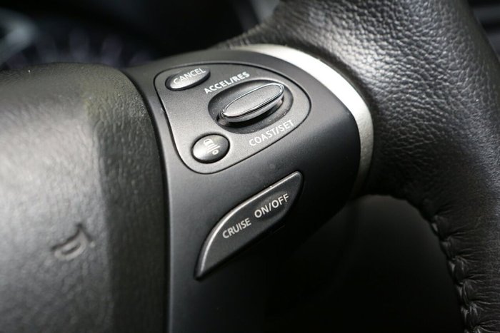 2020 Nissan Pathfinder ST