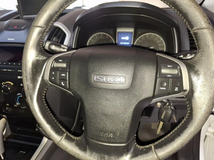 2013 Isuzu D-MAX LS-M