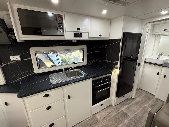 2023 Option RV Distinction