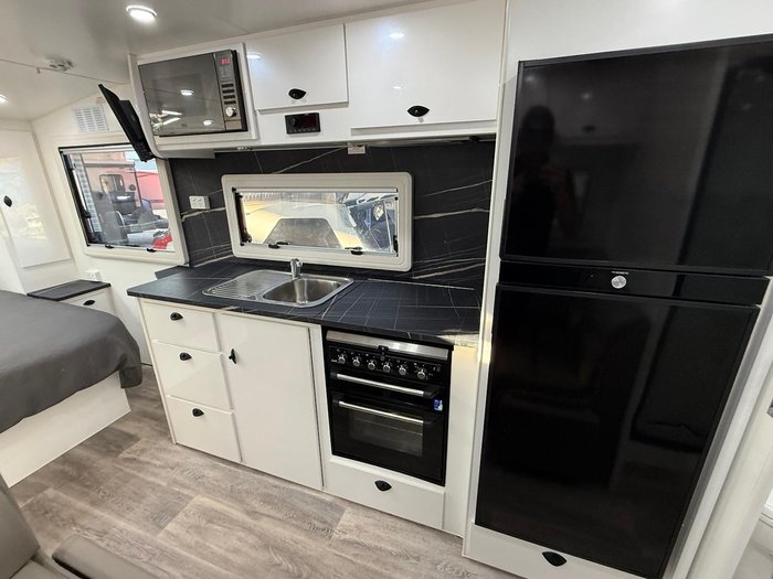 2023 Option RV Distinction