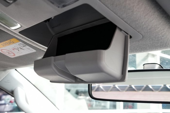 2018 Toyota Hilux Workmate TGN121R 4x2 Glacier White