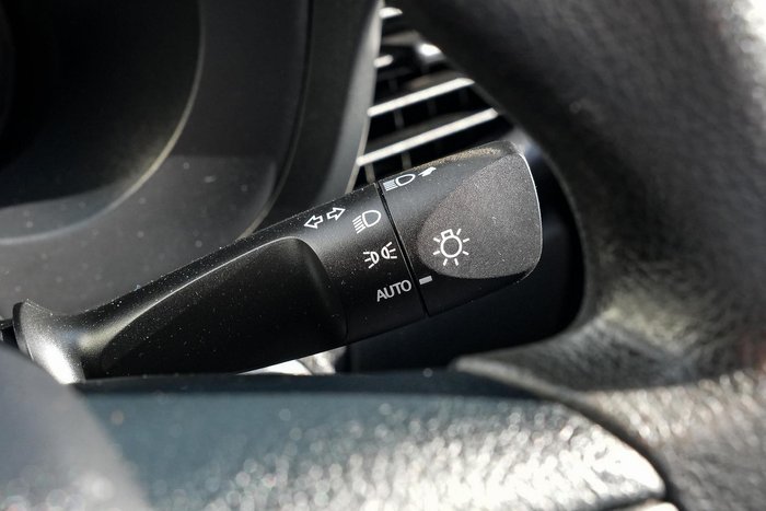 2018 Toyota Hilux Workmate TGN121R 4x2 Glacier White