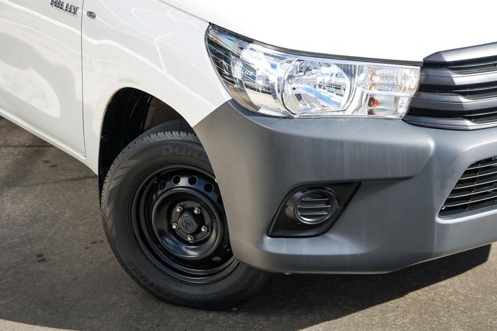 2018 Toyota Hilux Workmate TGN121R 4x2 Glacier White