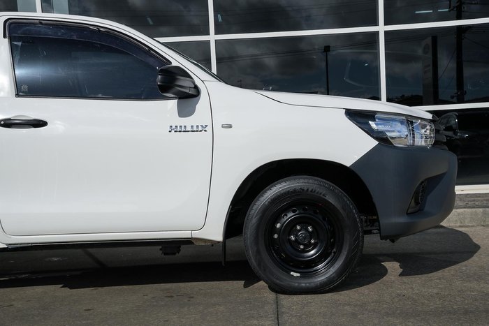 2018 Toyota Hilux Workmate TGN121R 4x2 Glacier White