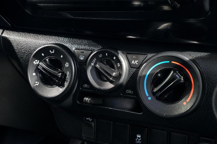 2018 Toyota Hilux Workmate TGN121R 4x2 Glacier White