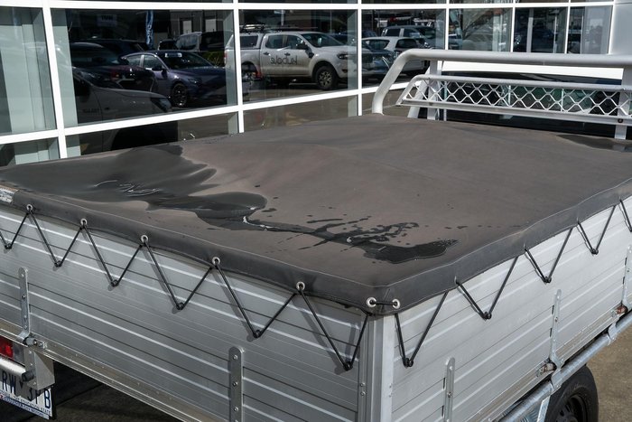 2018 Toyota Hilux Workmate TGN121R 4x2 Glacier White