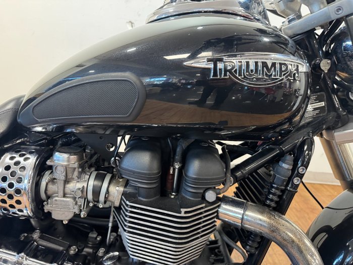 2016 Triumph AMERICA Black
