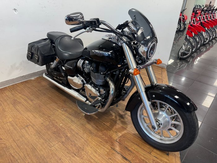 2016 Triumph AMERICA Black