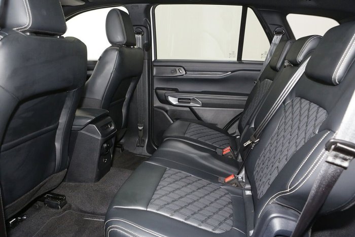 2024 Ford Everest Platinum