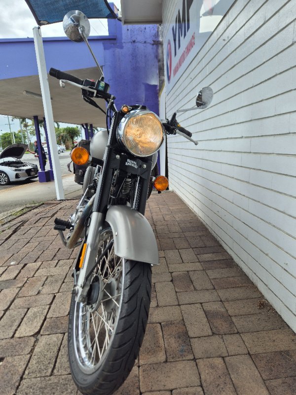 2017 ROYAL ENFIELD (SEE ALSO ENFIEL CLASSIC 500 GREY