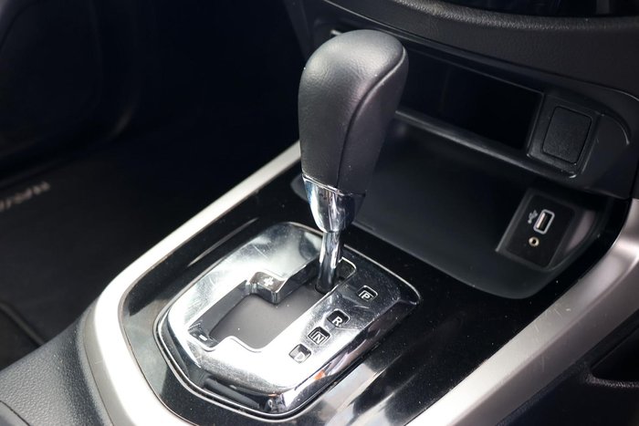 2020 Nissan Navara ST D23 Series 4 4x2 Polar White