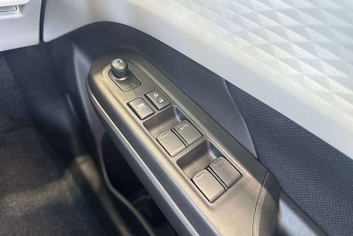 2024 Suzuki Swift Hybrid Plus