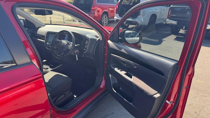 2020 Mitsubishi Outlander ES