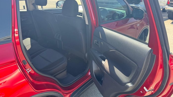 2020 Mitsubishi Outlander ES