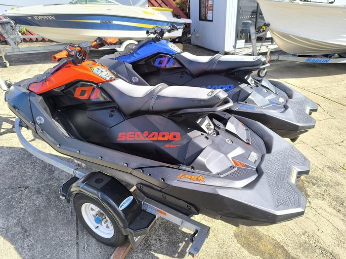 2022 SEA-DOO Spark Trixx 3up