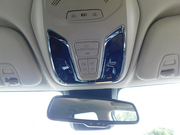 2025 LDV D90 Executive